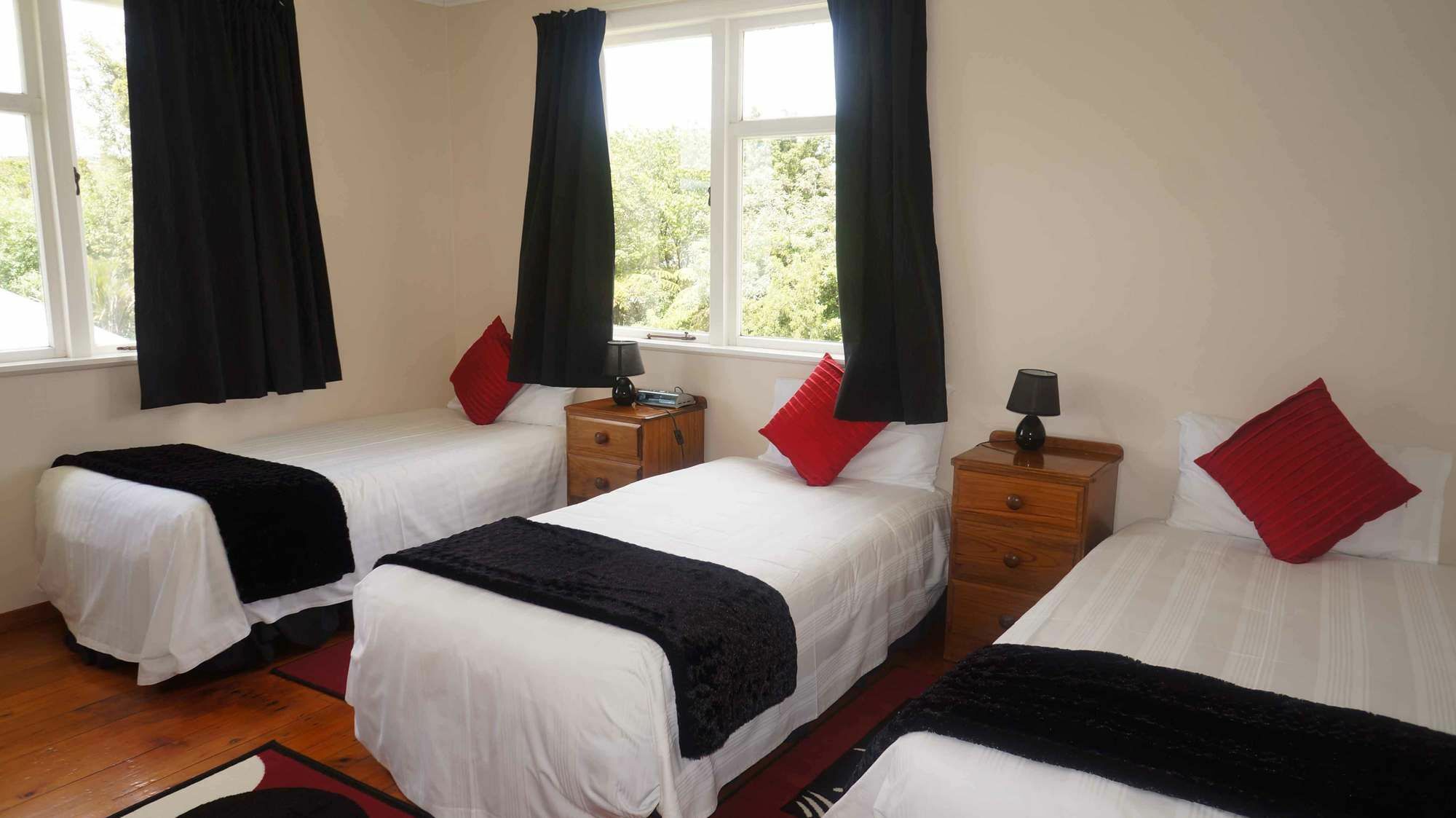 Cheviot Park Motor Lodge Whangarei Bagian luar foto